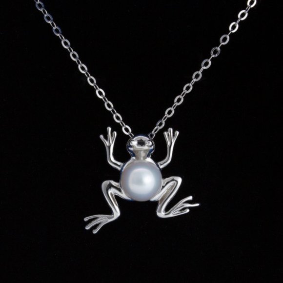 Natural Pearl Frog Necklace - Picture 3 of 3